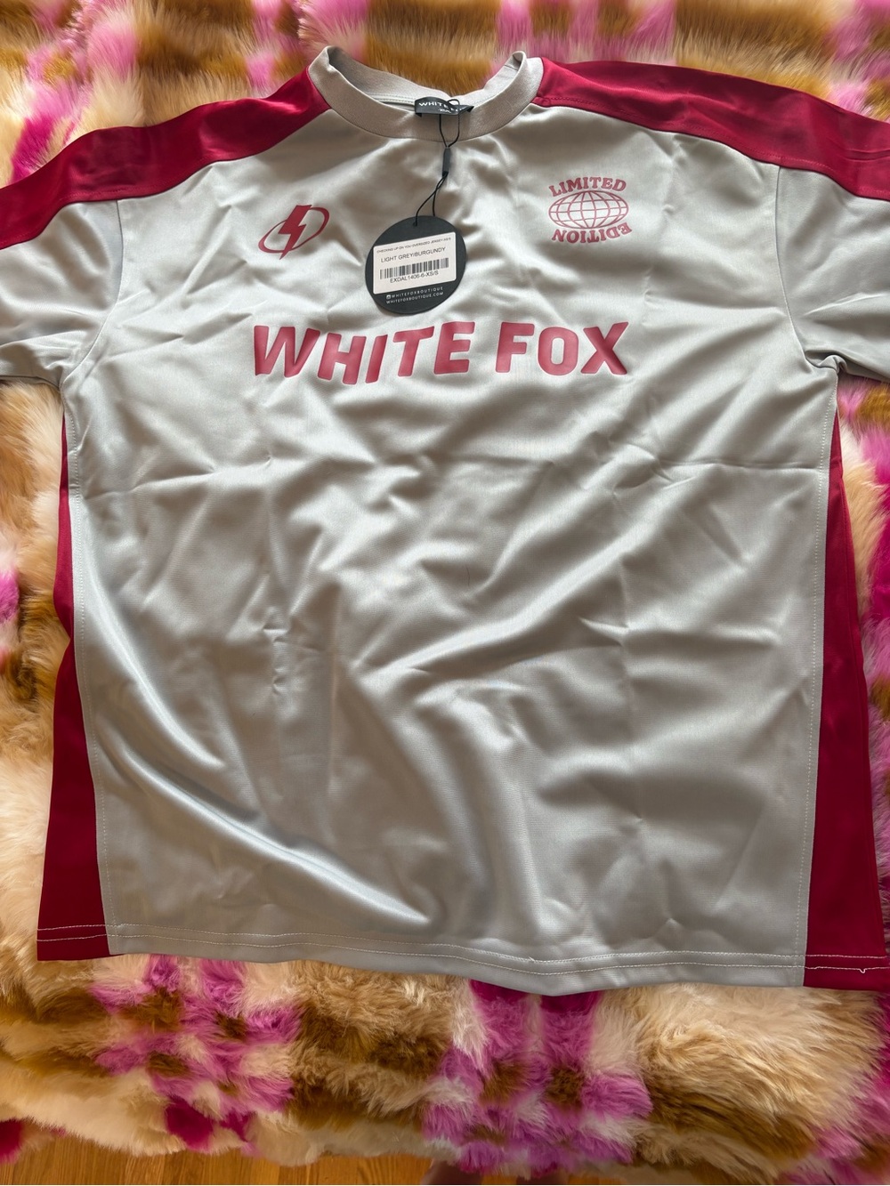 WHITE FOX Gray & Red Athletic Tee
